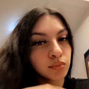 Meet your Posher, Alicia